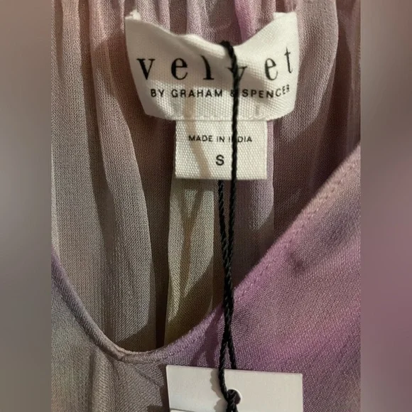 NWT Sz. Small Velvet by Graham & Spencer Stephanie Waterlily Top - Picture 3 of 7